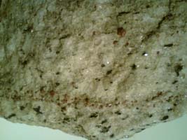 Kvarc, amfibol, granat